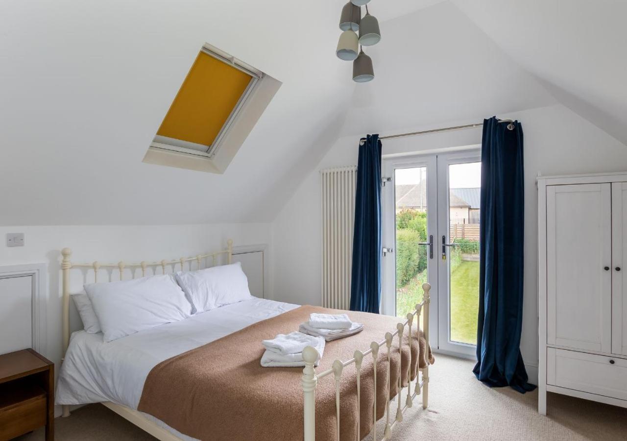 Stunning 5 Bed In The Centre Of Bourton! Villa Exterior photo