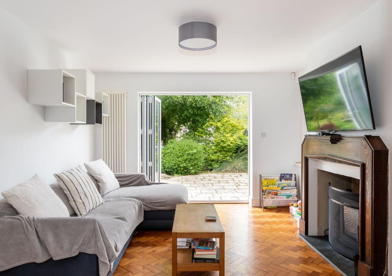 Stunning 5 Bed In The Centre Of Bourton! Villa Exterior photo
